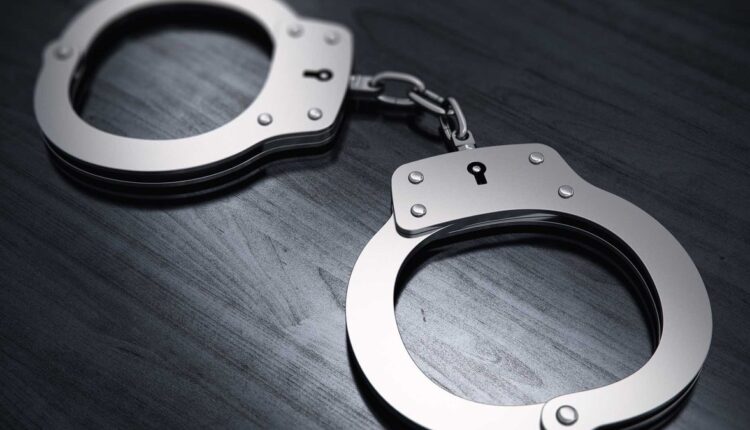 Chinese Arrested Over Gun Smuggling