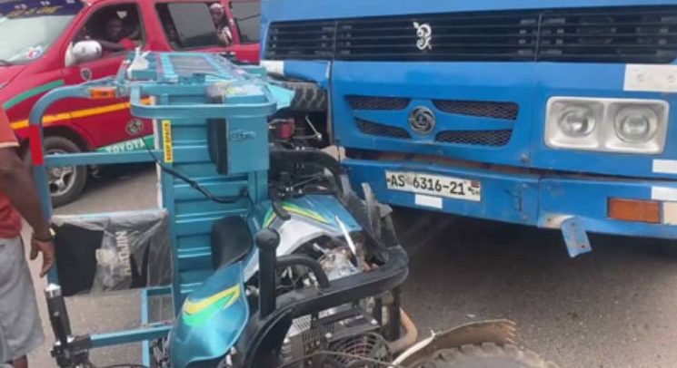 Aboboyaa Rider Crashed To Death, Three Injured